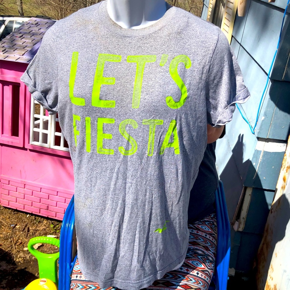 Hollister let’s fiesta tee